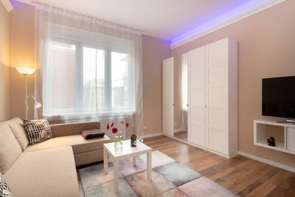 Nice And Cozy Apartment Next To The Parliament Budapest Esterno foto