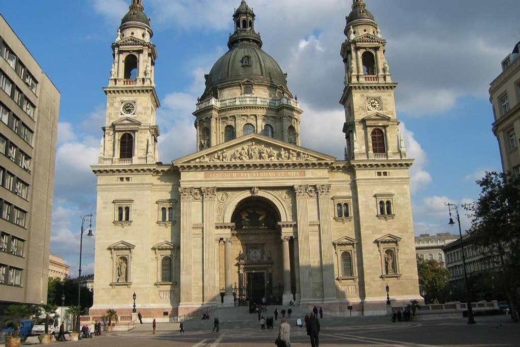 Nice And Cozy Apartment Next To The Parliament Budapest Esterno foto