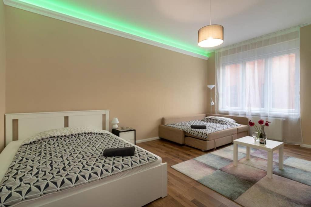 Nice And Cozy Apartment Next To The Parliament Budapest Esterno foto