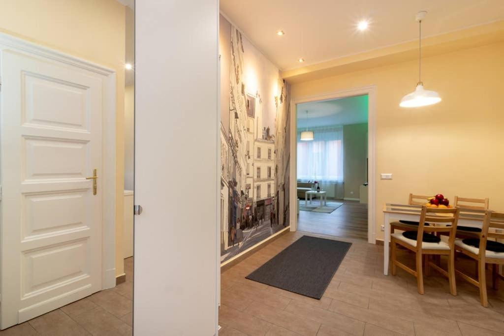 Nice And Cozy Apartment Next To The Parliament Budapest Esterno foto